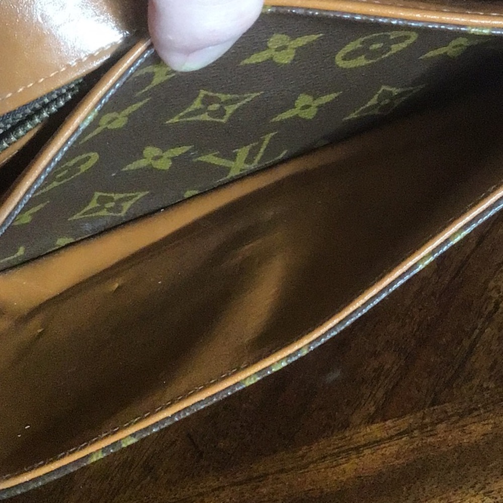 👜 Louis Vuitton Vintage French Company Brown Monogram Clutch - Picture 8 of 15